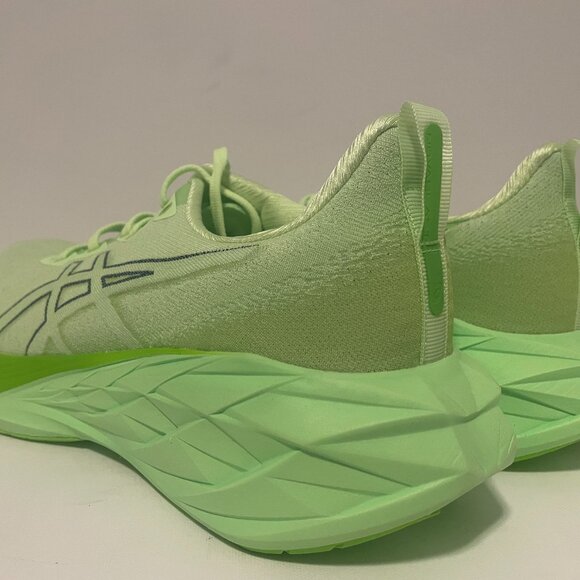 ASICS Novablast 4 Low Illuminate Green Sneakers/Shoes - 1011B693-300 Size 12 main image 14
